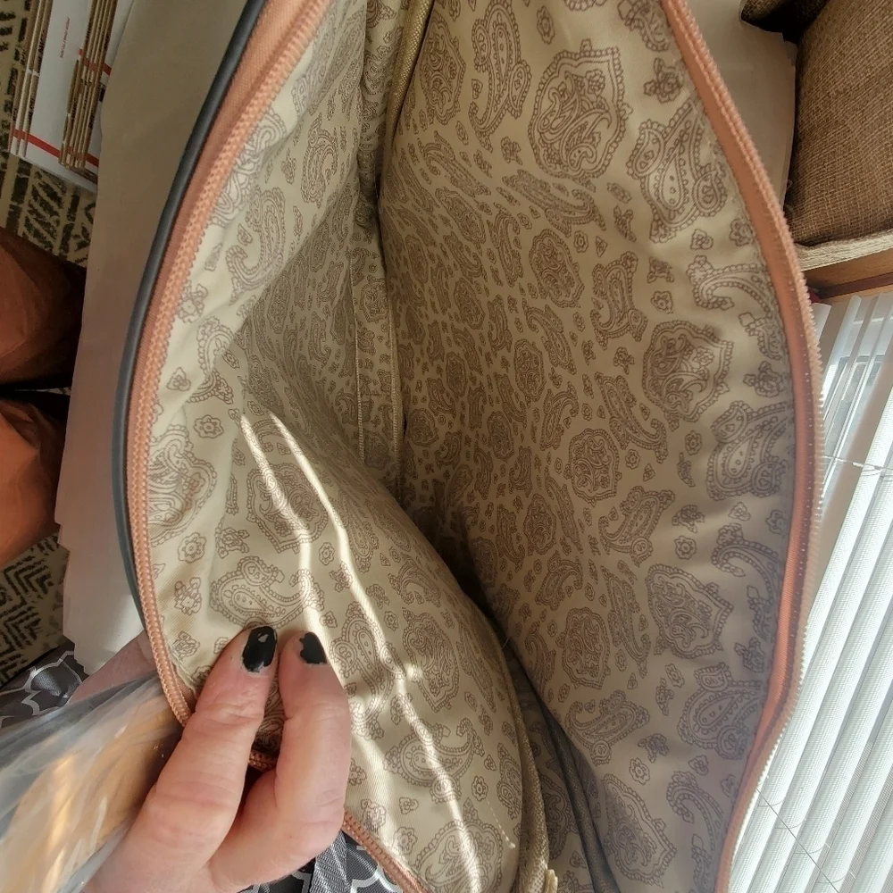 Simply Noelle Padded Laptop Bag. NWOT. TAN